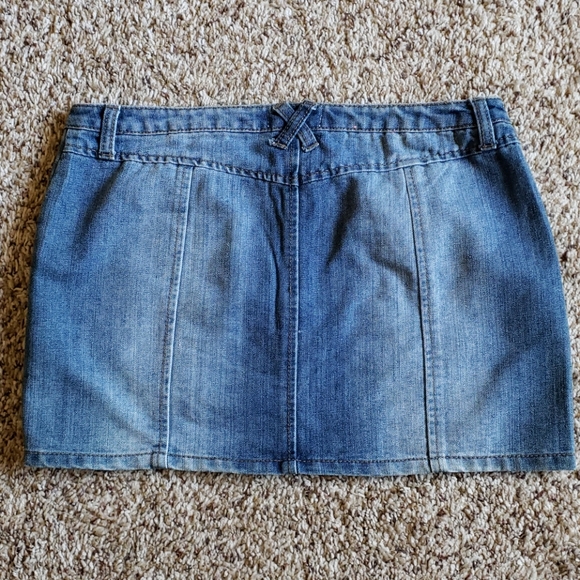 New Mini bluejean button up skirt - NWOT - Picture 2 of 3
